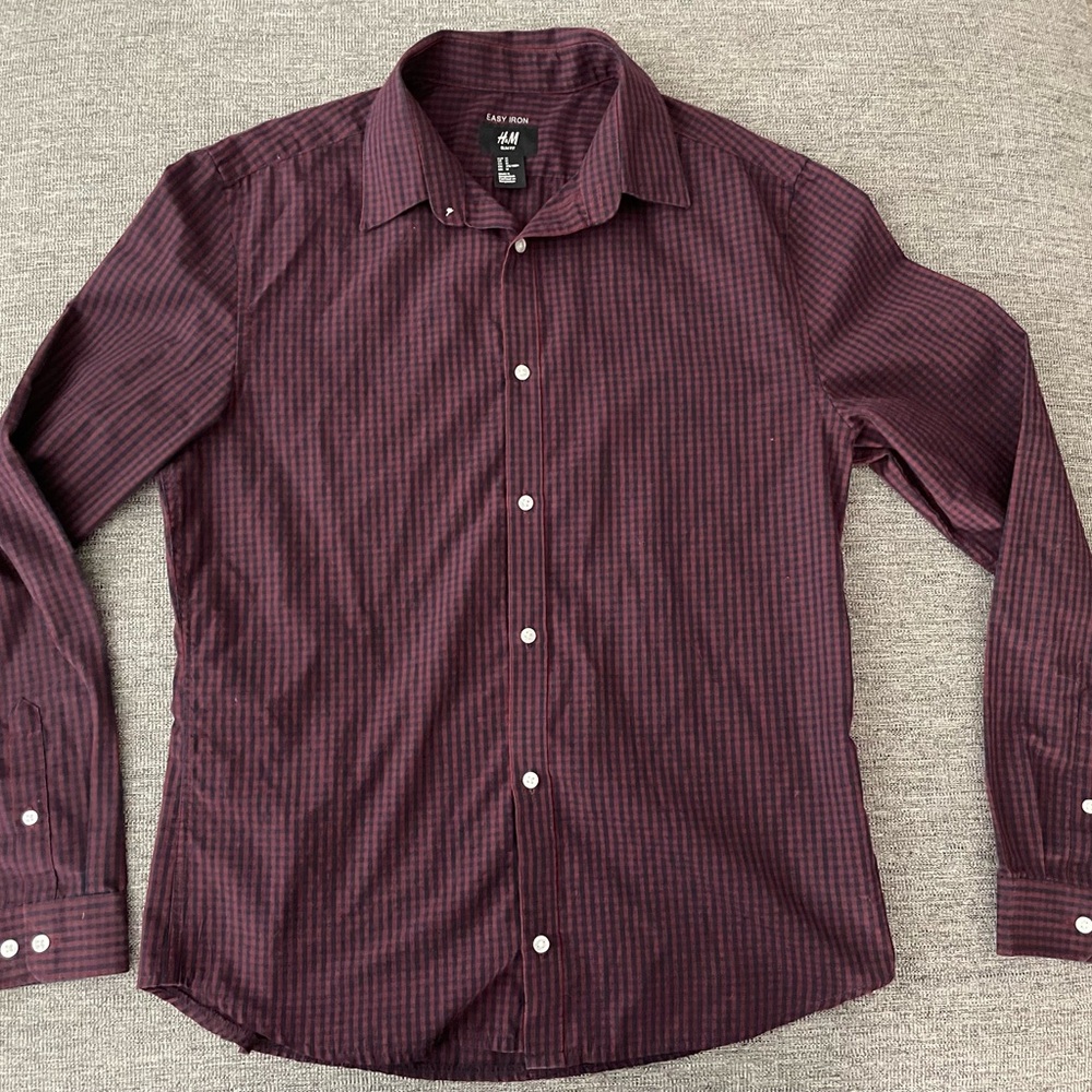 H&M Men's Dark Red Checkered Button Down Shirt